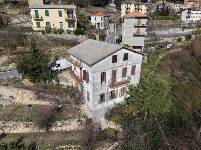 Detached house in Montalto Carpasio