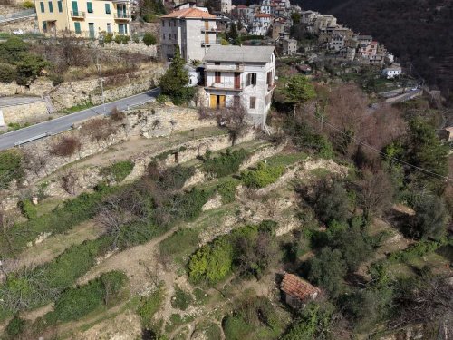 Detached house in Montalto Carpasio