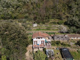 Casolare a Montalto Carpasio