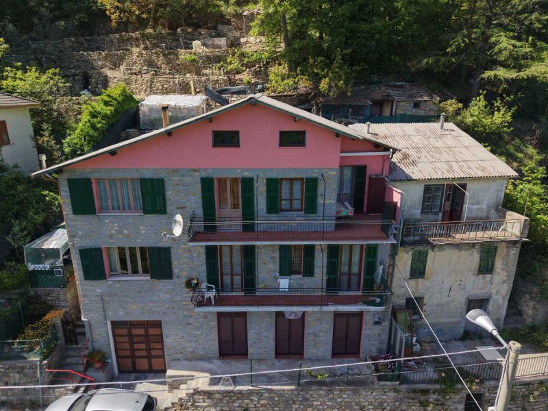 Detached house in Montalto Carpasio