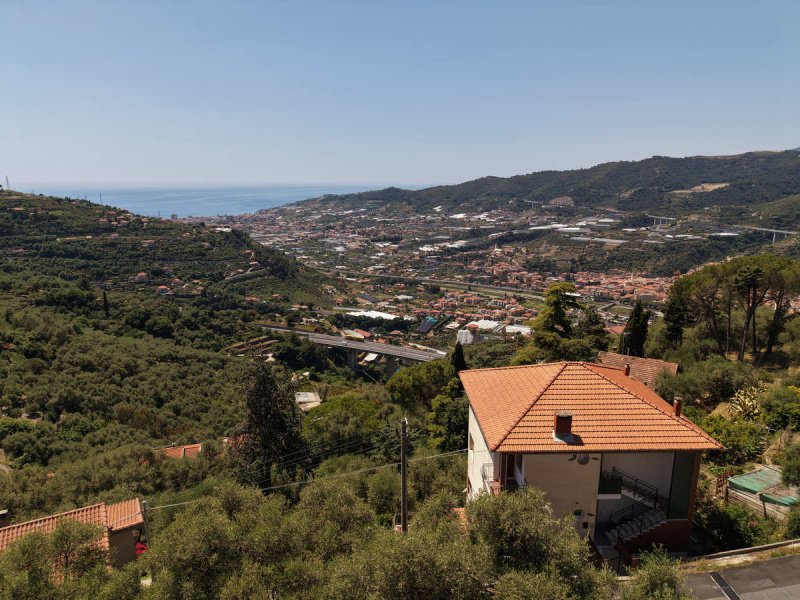Self-contained apartment in Castellaro