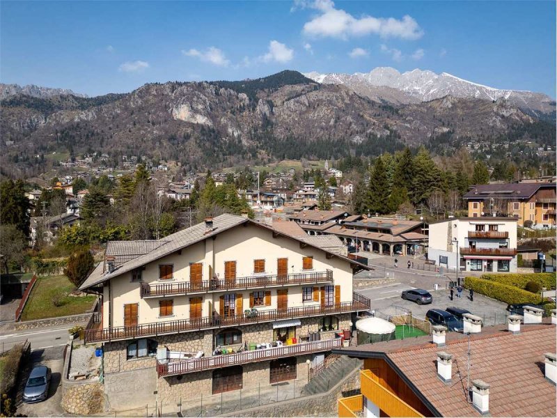 Edificio en Castione della Presolana