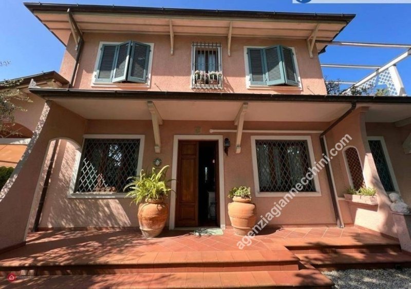 Villa in Forte dei Marmi