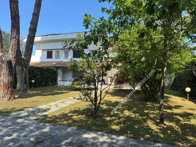 Semi-detached house in Forte dei Marmi