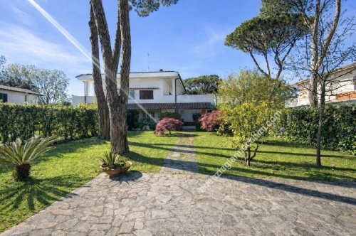Semi-detached house in Forte dei Marmi