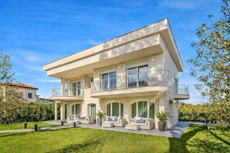 Villa in Forte dei Marmi