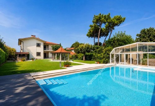 Villa a Forte dei Marmi