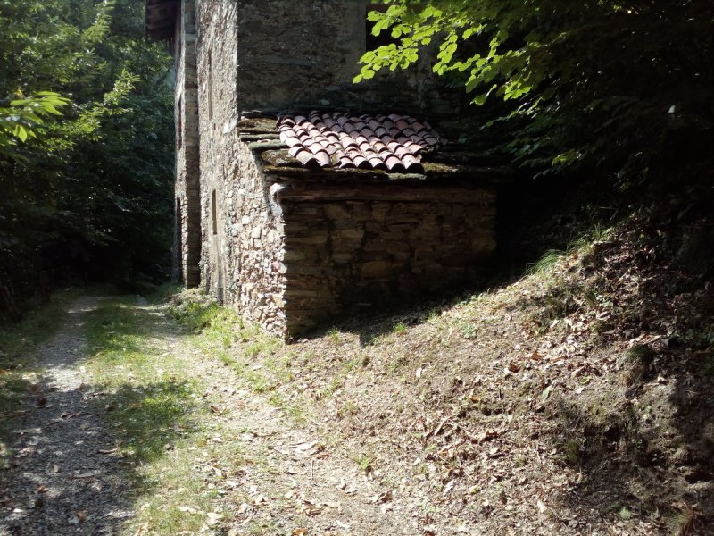 Historiskt hus i Valduggia