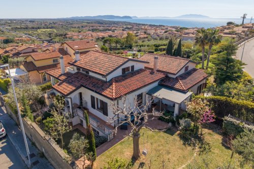Villa in San Vincenzo