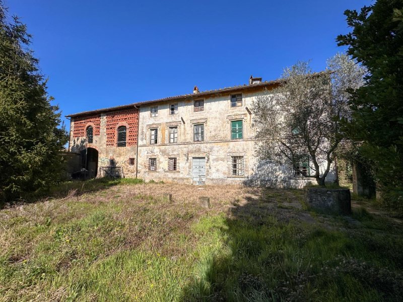 6 Bedrooms Farmhouse for sale in Capannori [809626] | Gate-away®