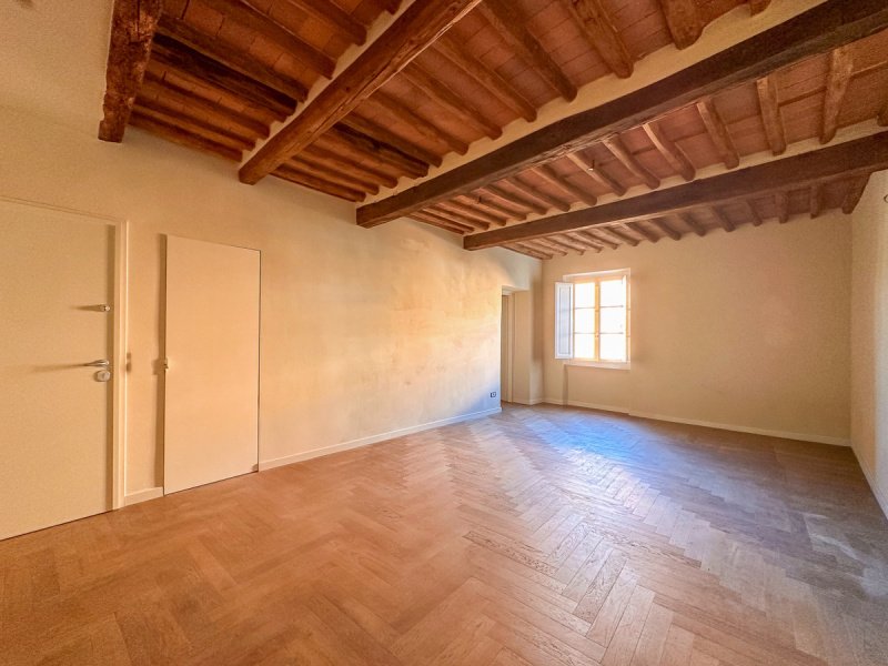 Takvåning i Lucca