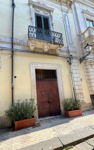 Immobile commerciale a Siracusa