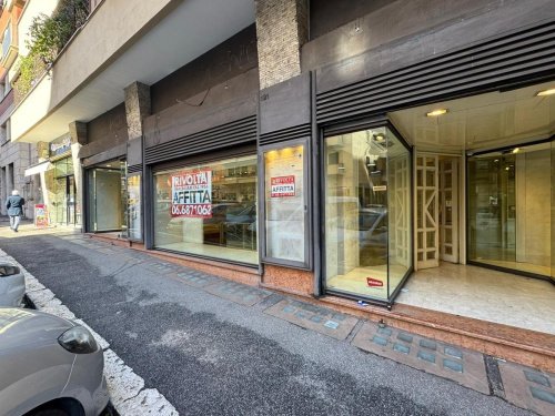 Kommersiell byggnad i Rom