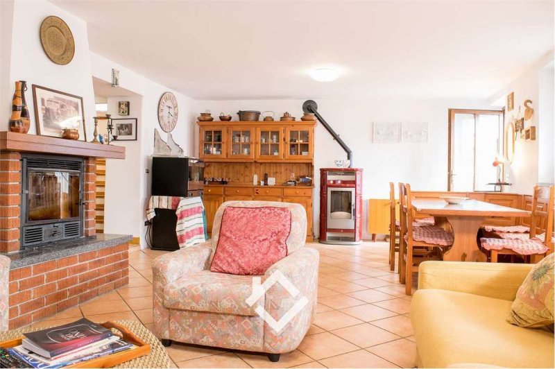 Casa indipendente a Civo