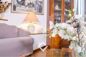 Villa in Travedona-Monate