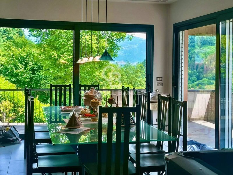 Villa i Ubiale Clanezzo