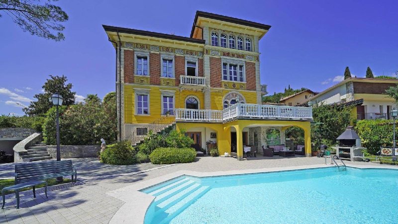 Villa à Roè Volciano