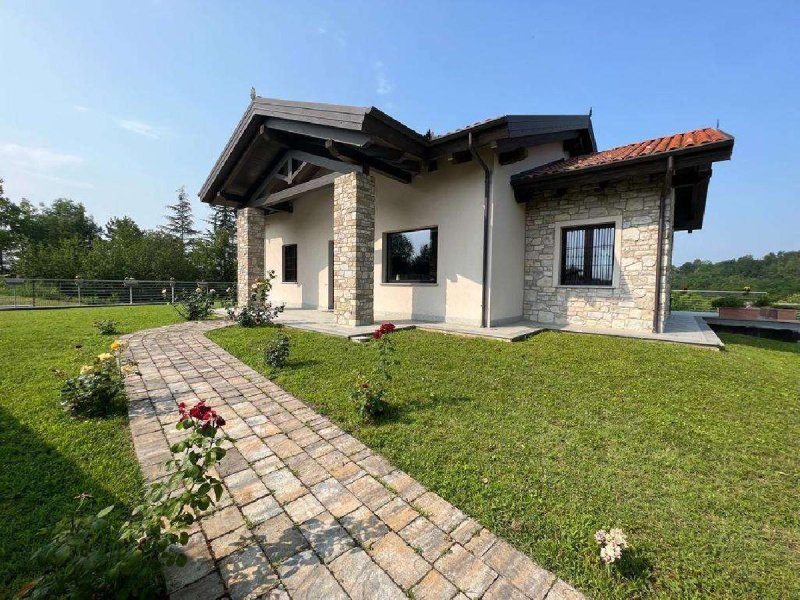 Villa in Asti