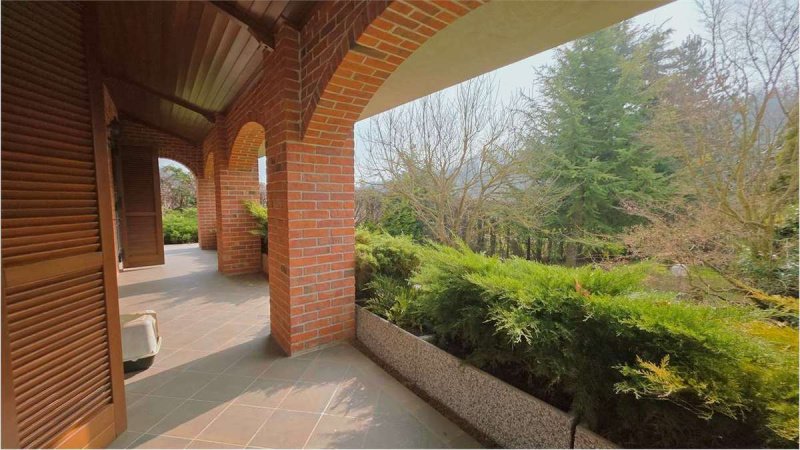 Villa in Asti