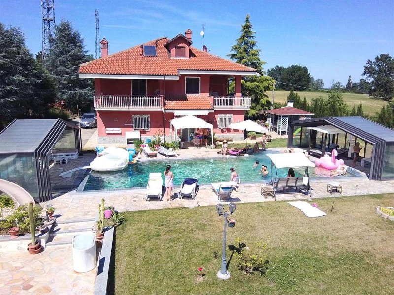 Villa in Asti