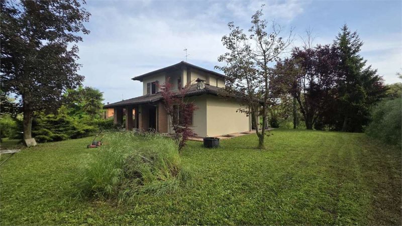 Villa en Asti