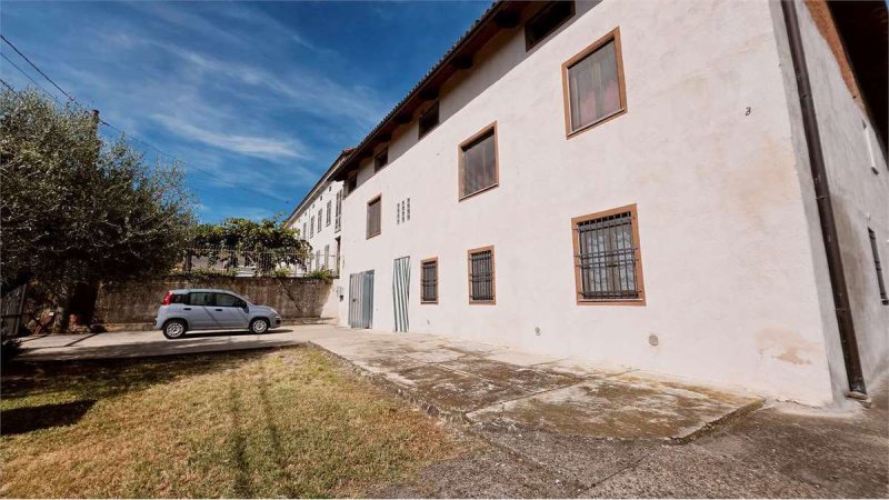 Villa a Costigliole d'Asti
