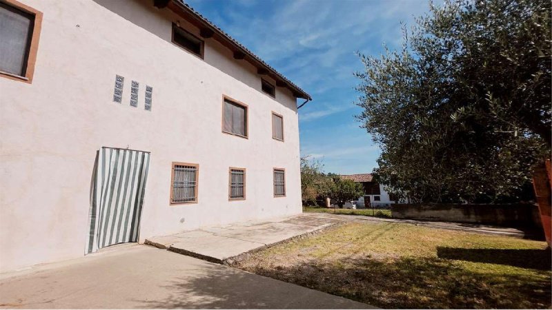 Villa a Costigliole d'Asti