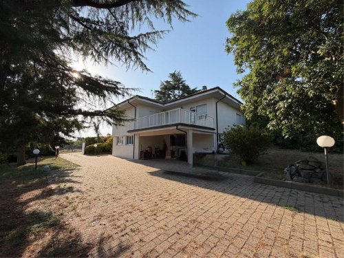 Villa in Asti