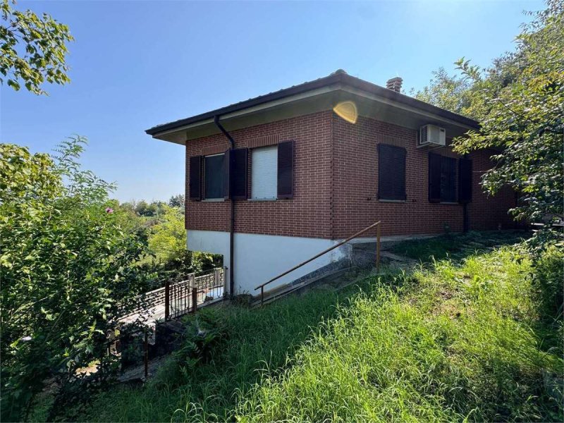 Moradia em Asti