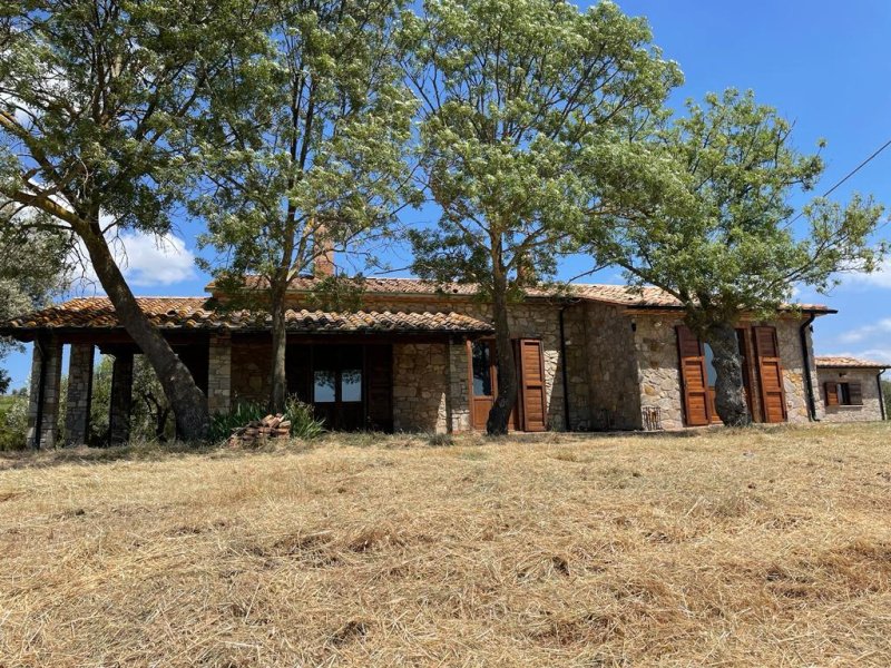 Villa a SATURNIA
