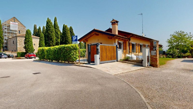 Hus från källare till tak i Aquileia