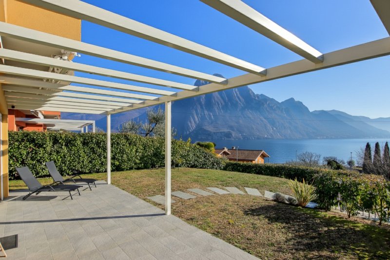 Villa à Riva di Solto