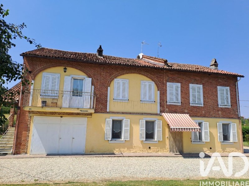 Semi-detached house in Masio