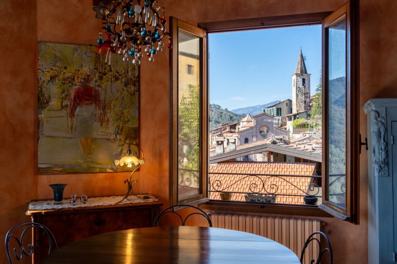 Особняк в Априкале