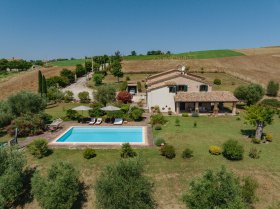 Country house in Arcevia