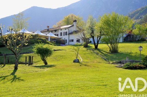 Bedrijfspand in San Gregorio nelle Alpi