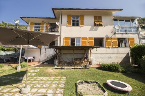 Appartamento a Davagna