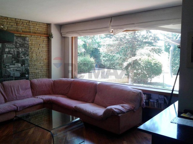 Особняк из двух квартир в Валенцано