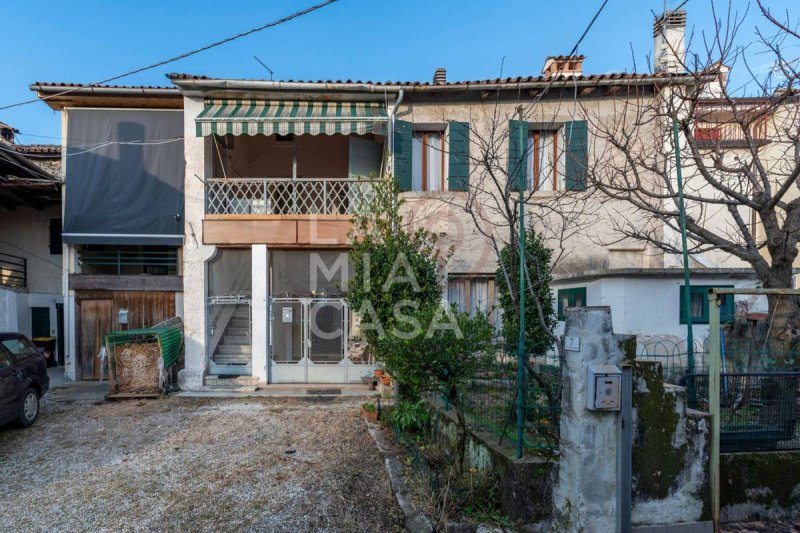 奇松-迪瓦尔马里诺半独立房屋