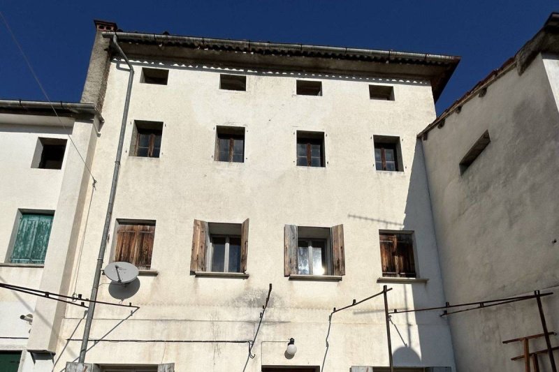 Detached house in Revine Lago