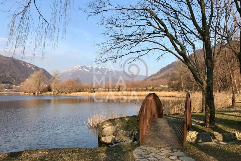 Detached house in Revine Lago