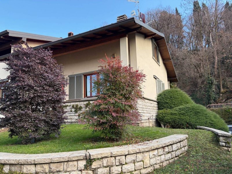 Half-vrijstaande woning in Mozzo