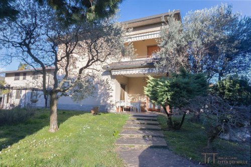 Особняк из двух квартир в Стеццано