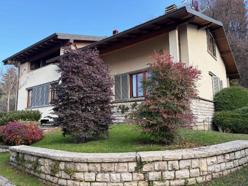 Doppelhaushälfte in Mozzo