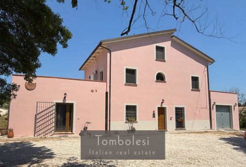Moradia em Terre Roveresche