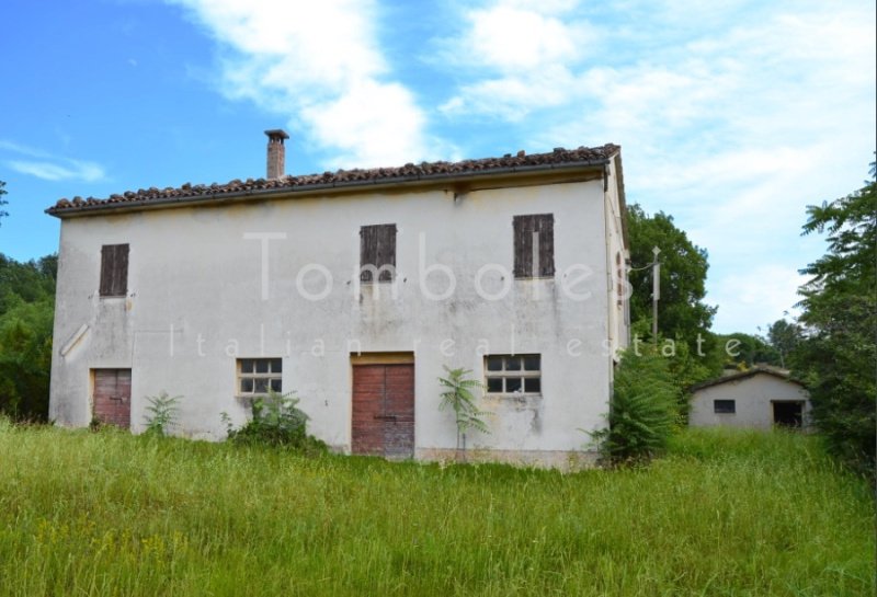 Farmhouse in Sassoferrato