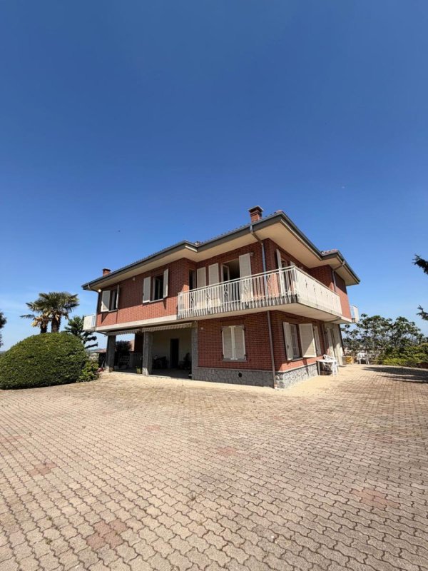 Detached house in Costigliole d'Asti