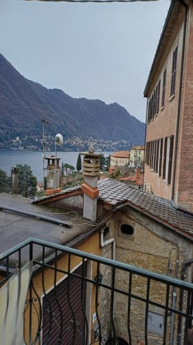 Hus i Moltrasio