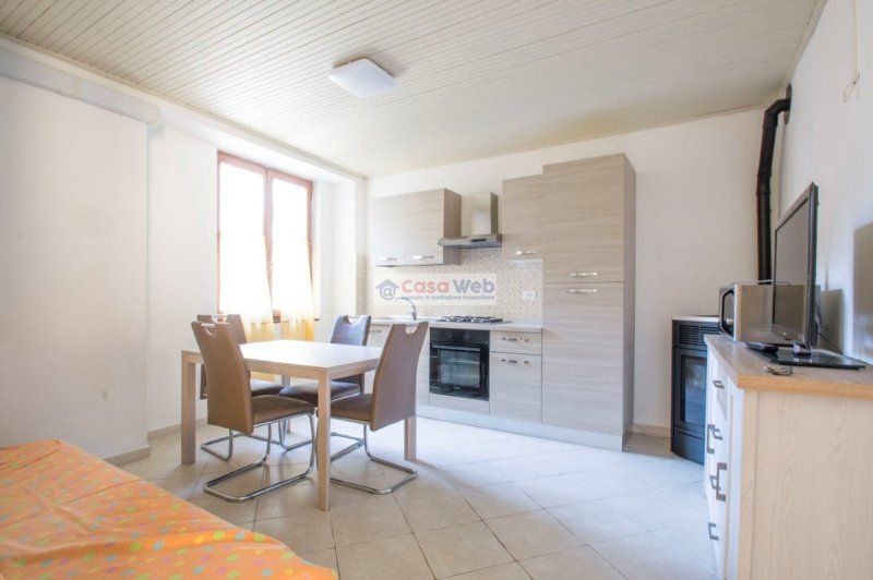 Квартира в Maccagno con Pino e Veddasca