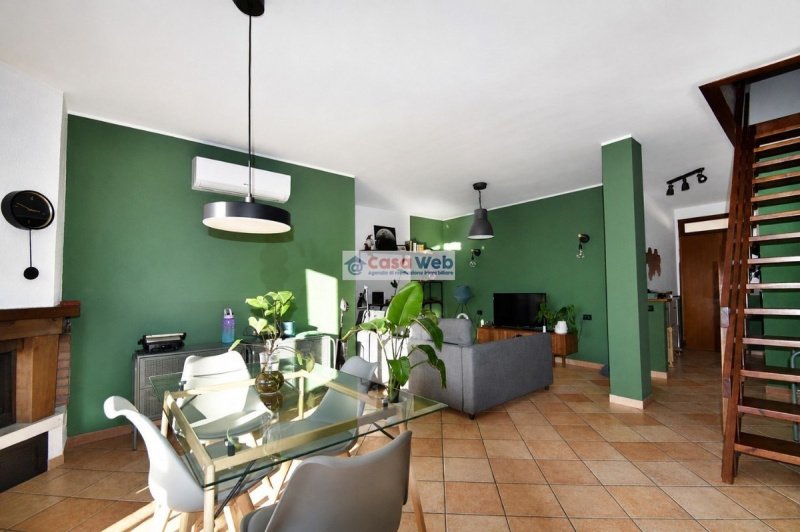 Apartment in Porto Valtravaglia